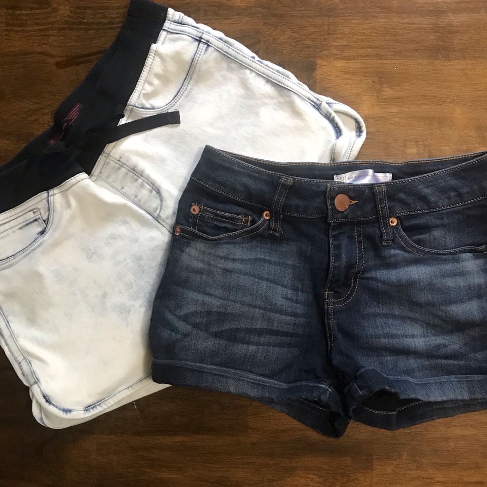 2 pairs of denim shorts. Size 7/9. No Boundaries.